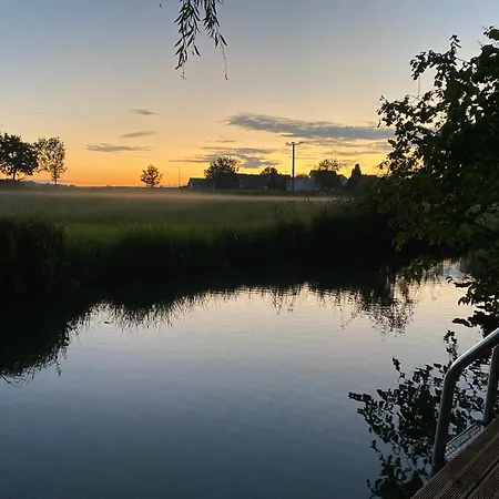 Souterrainwohnung Mit Badesteg An Der Paar *